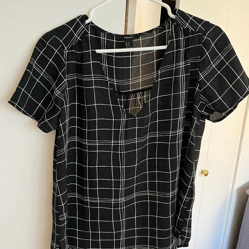 Forever 21 Black and White Short Sleeve Blouse